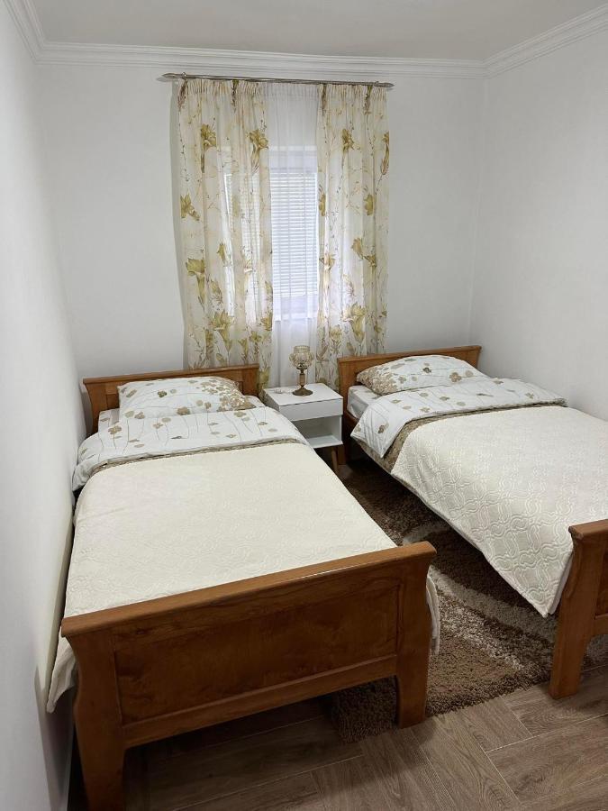 Apartmani Emily & Jully Nikšić Exterior foto