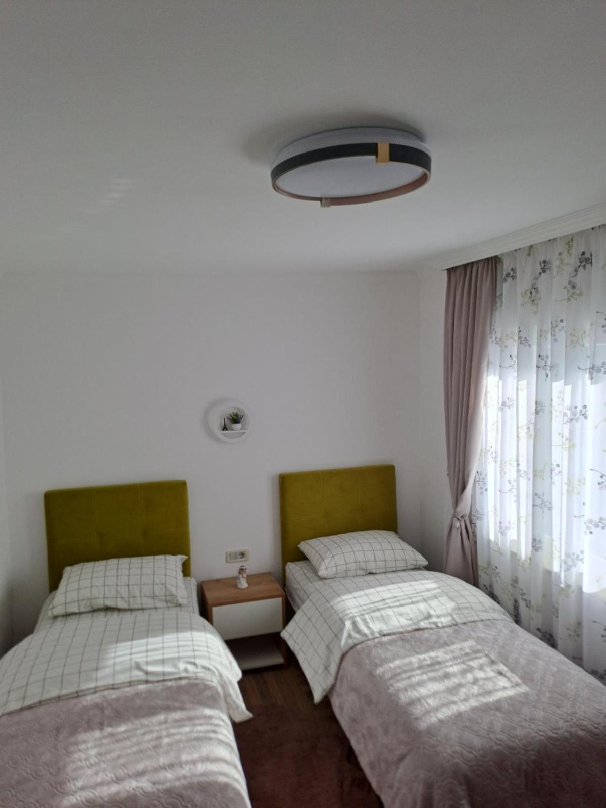Apartmani Emily & Jully Nikšić Exterior foto
