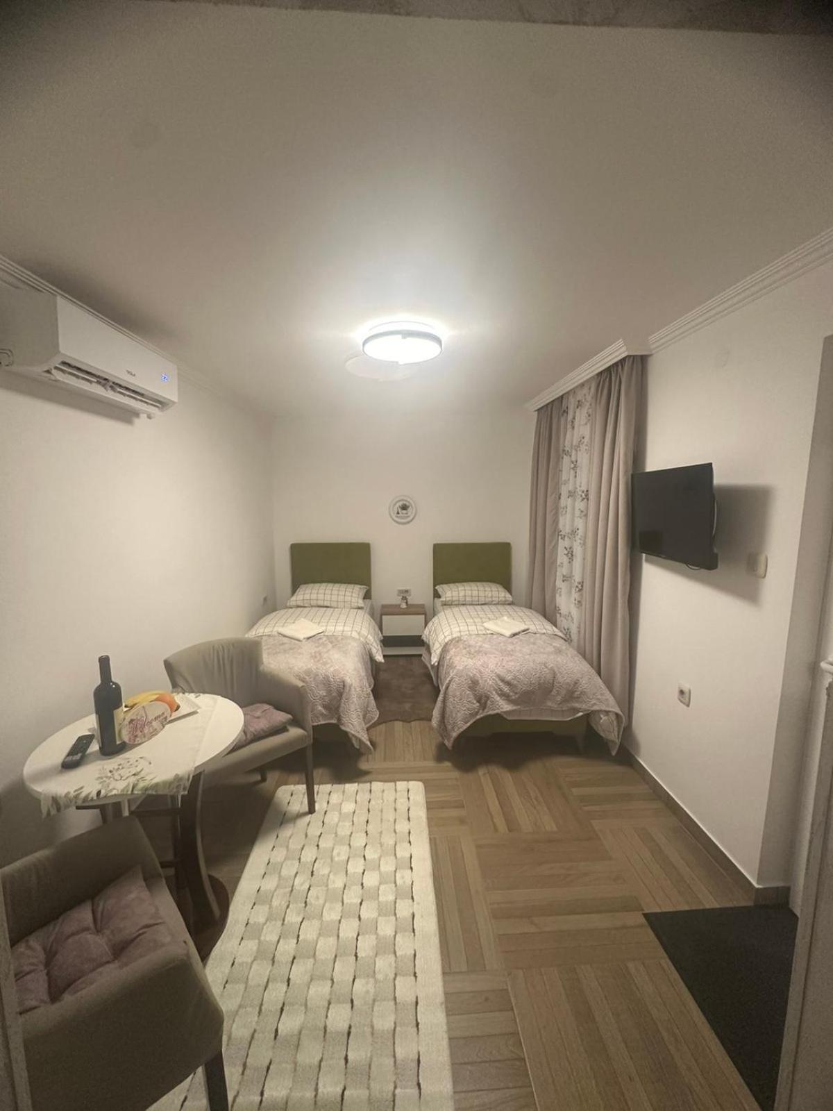 Apartmani Emily & Jully Nikšić Exterior foto
